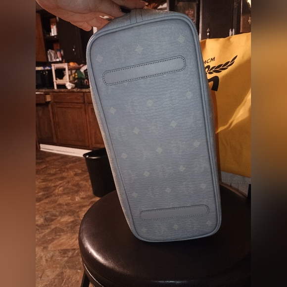 MCM Misty Gray Visetos Medium Tote - Picture 4 of 10